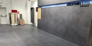 Modernes Hotel mit Fliesen von Fliesen Kugel