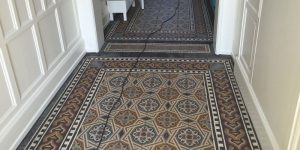 Flur mit orientalischem Mosaikboden und dekorativen Musterfliesen – Fliesenreferenz für Herrenberg, Gärtringen, Ehningen, Böblingen, Sindelfingen und Calw